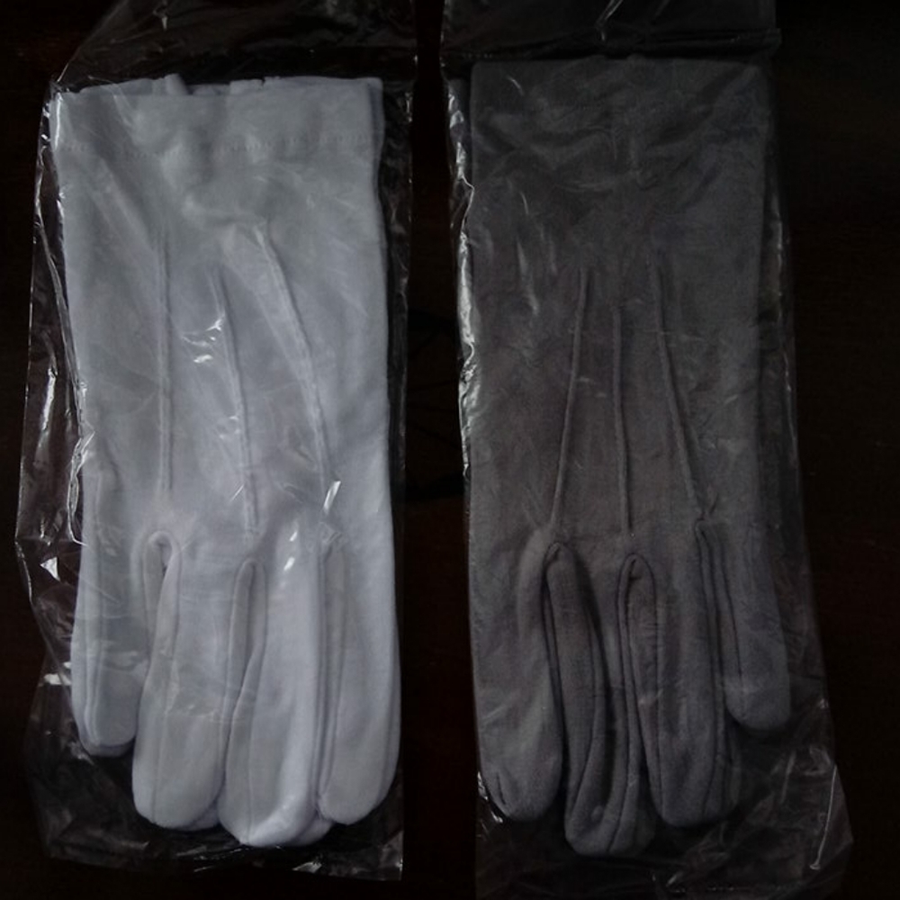 Gloves - Picture 2 of 2